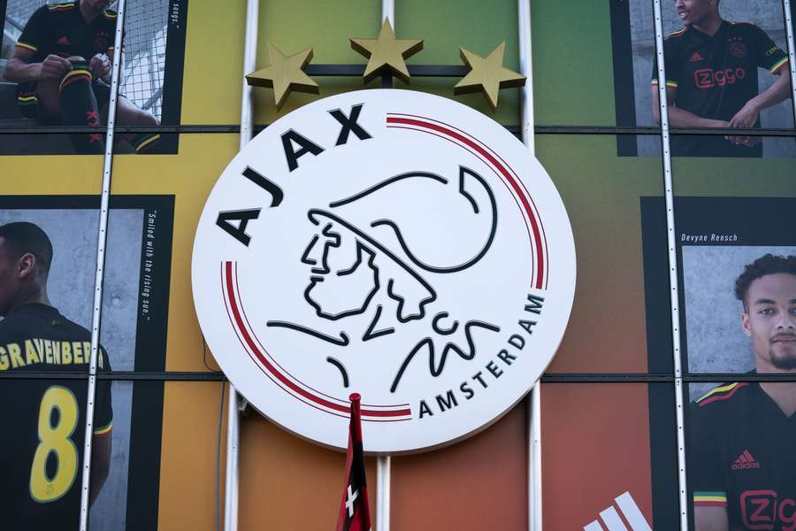 De Vereniging van Effectenbezitters (VEB) vreest voor een flinke financiële tegenvaller bij Ajax
