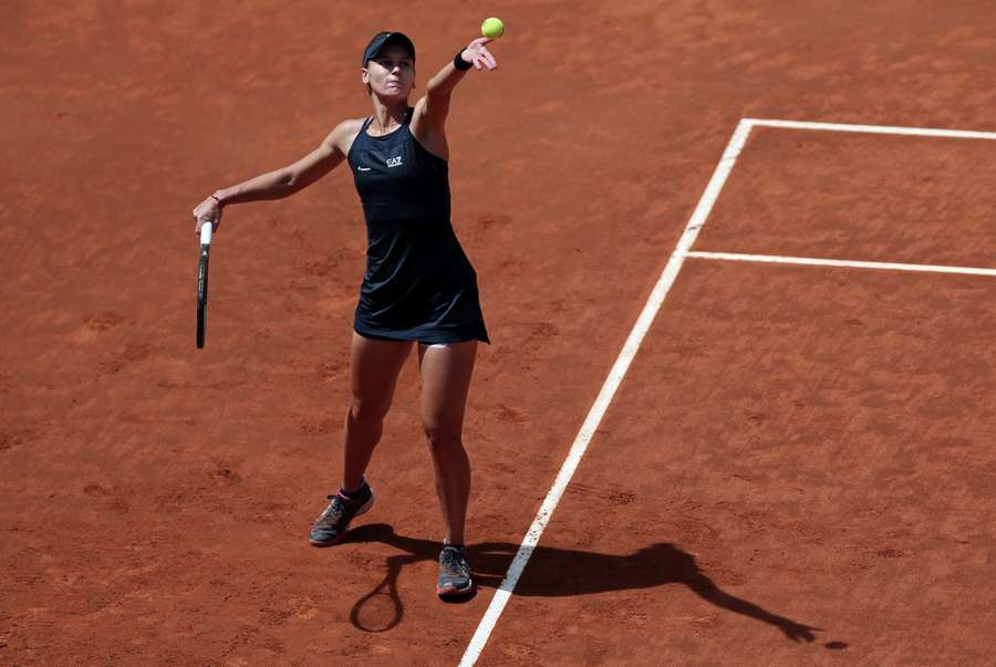 Kudermetova serves against Pegula