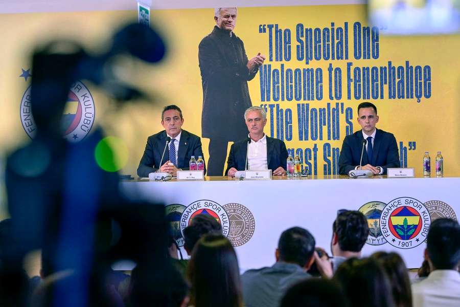 Mourinho abraça desafio no Fenerbahçe