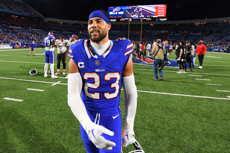 Buffalo Bills safety Micah Hyde leaving the field after beating the Tampa Bay Buccaneers (2023)