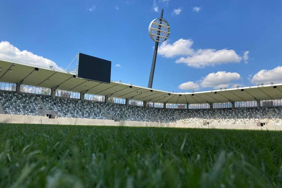 Stadion v Hradci Králové dost možná nebude připravený na první domácí ligové kolo.