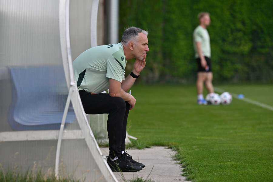Roman Skuhravý byl po zápase s Trenčínem naštvaný. Roman Skuhravý byl po zápase s Trenčínem naštvaný.