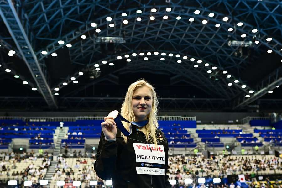 Ruta Meilutyte met haar medaille