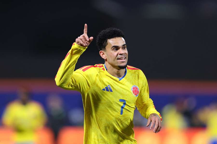 Luis Diaz z Kolumbii świętuje po zdobyciu drugiej bramki w meczu towarzyskim z Australią Luis Diaz z Kolumbii świętuje po zdobyciu drugiej bramki w meczu towarzyskim z Australią