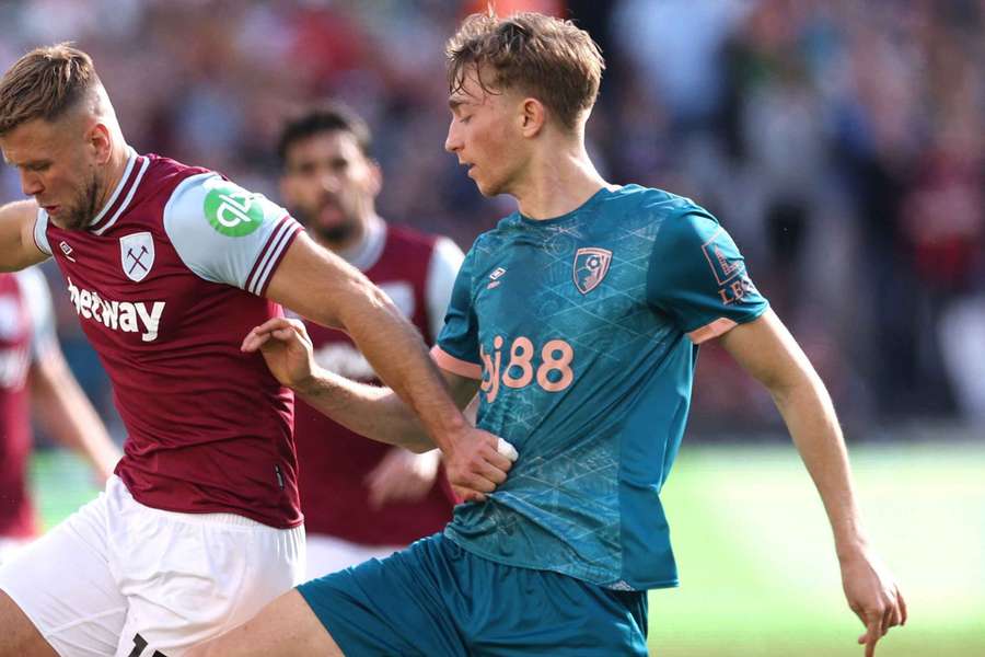Huijsen tem contrato com o Bournemouth até junho de 2026