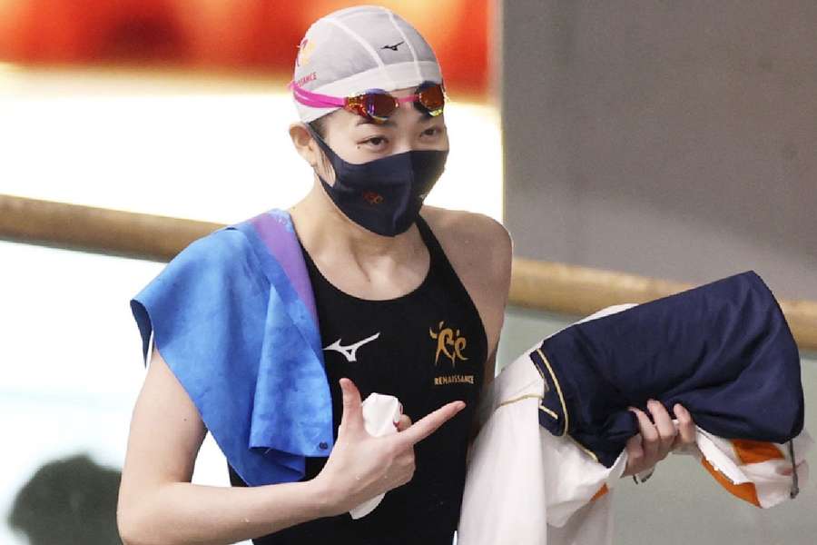 Nadadora japonesa Rikako Ikee destacou-se em Paris pelo contínuo uso da máscara 