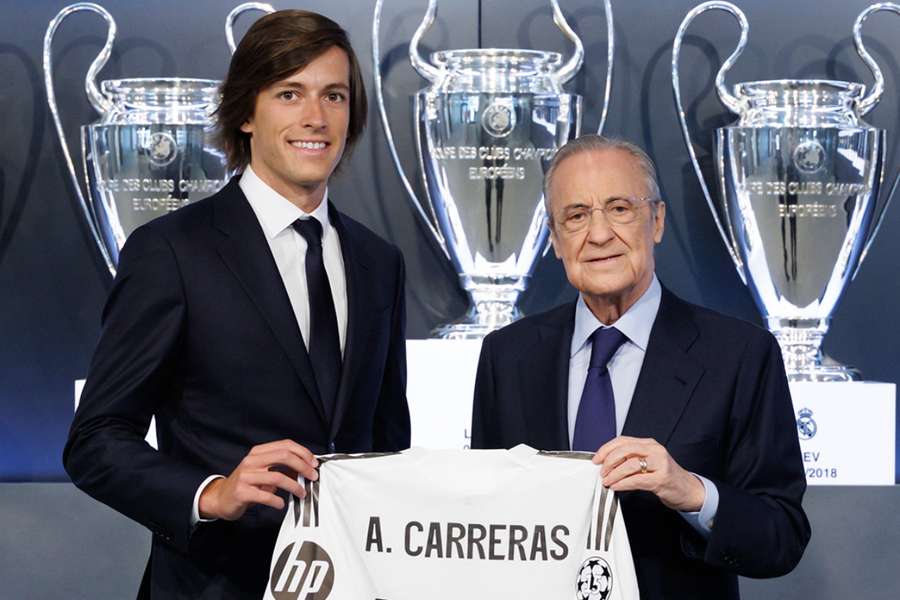 Álvaro Carreras z Florentino Pérezem podczas prezentacji