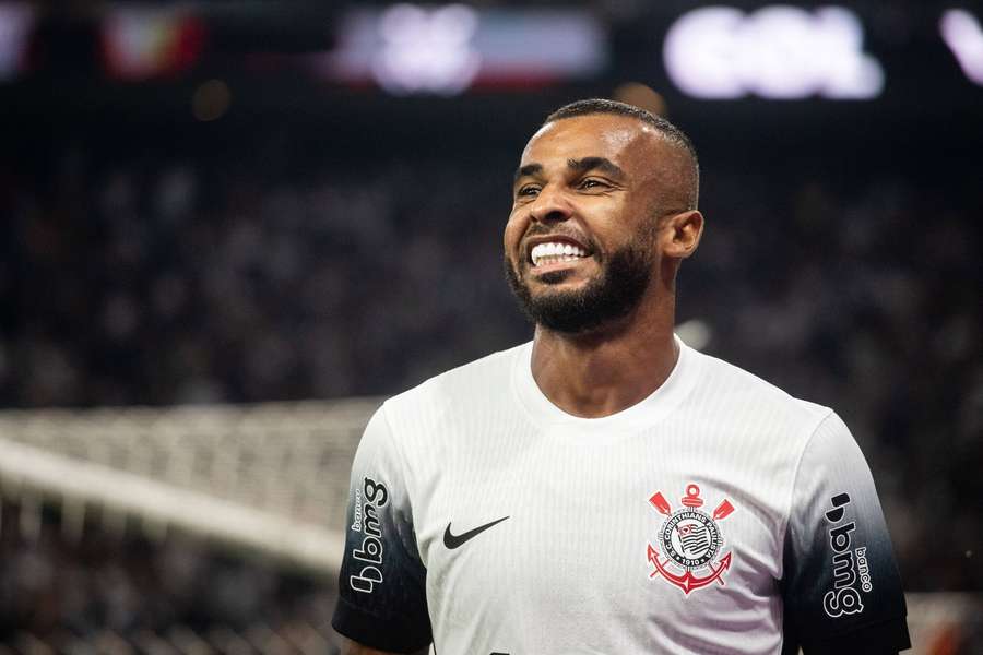 Alex Santana defende o Corinthians desde o meio de 2024 Alex Santana defende o Corinthians desde o meio de 2024