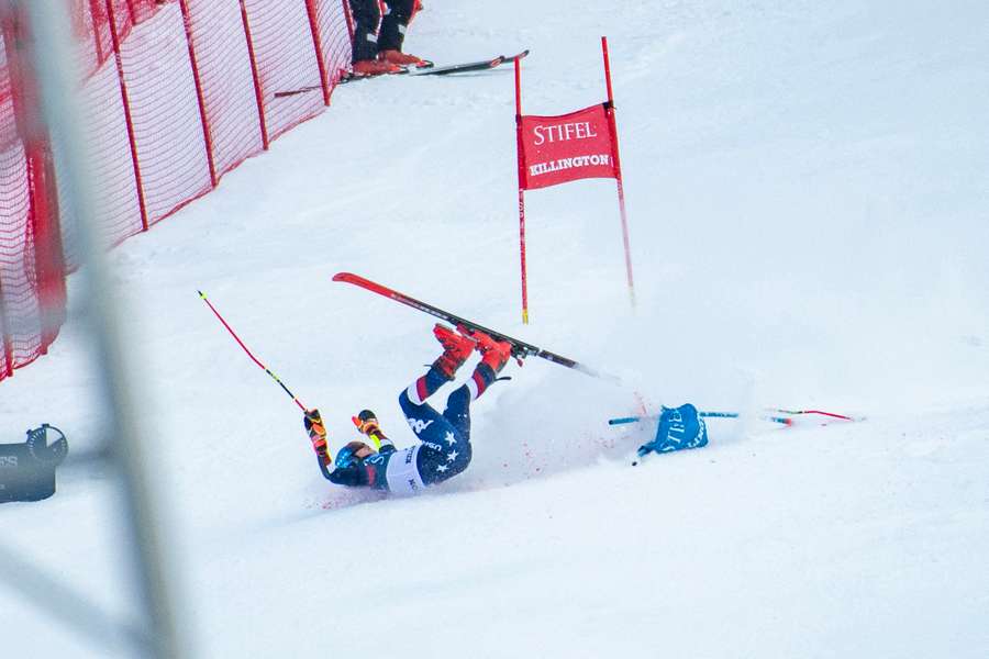 La caduta di Mikaela Shiffrin nello Slalom Gigante