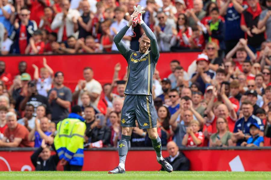 Fiorentina keeper De Gea sends message to Man Utd and fans: From bottom of my heart... Fiorentina keeper De Gea sends message to Man Utd and fans: From bottom of my heart...