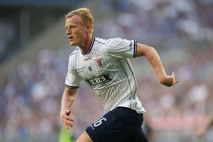 Jens Jonsson scored a late header to rescue a 2-2 draw at Lyngby Jens Jonsson scored a late header to rescue a 2-2 draw at Lyngby