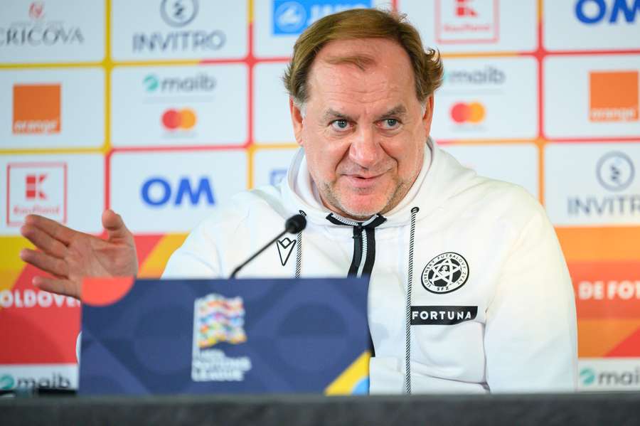 Weiss čaká lepšiu efektivitu ofenzívnych hráčov. Weiss čaká lepšiu efektivitu ofenzívnych hráčov.