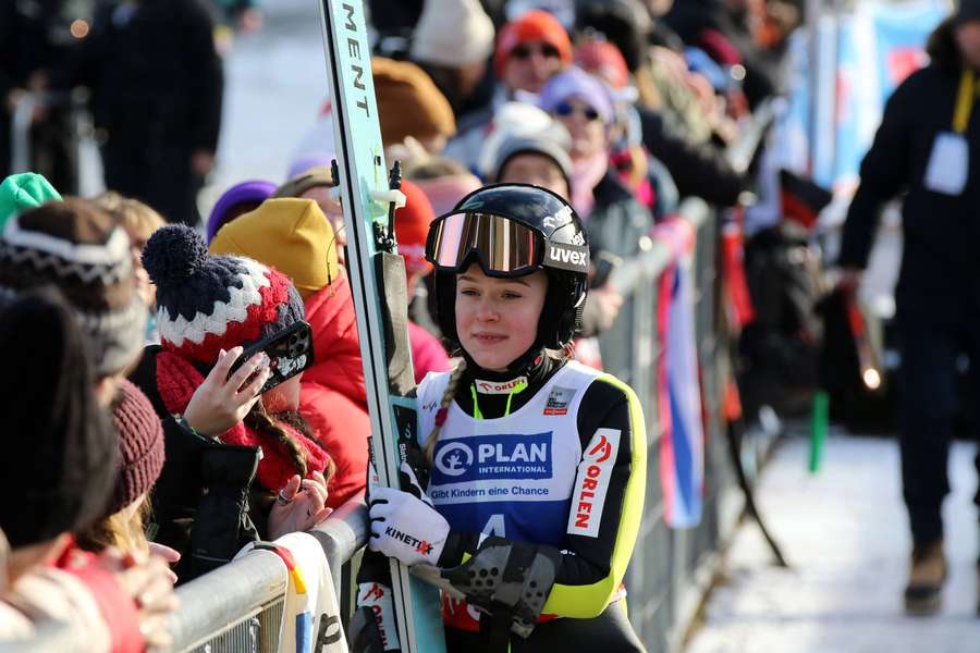 Fenomenalny skok Poli Bełtowskiej w Lake Placid. Przeskoczyła obiekt, ale rekordu nie będzie