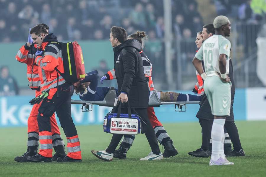 Uldrikis musste während dem Pokal-Fight gegen Bremen abtransportiert werden