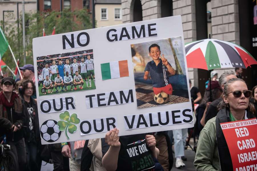 Proteste in Dubling gegen das Länedrspiel