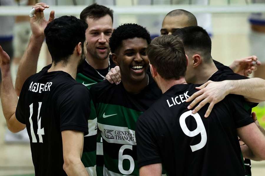 Jogadores do Sporting celebram triunfo