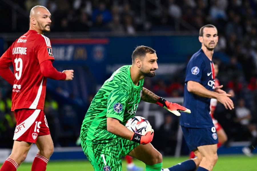 Donnarumma está fora da estreia do PSG na Champions