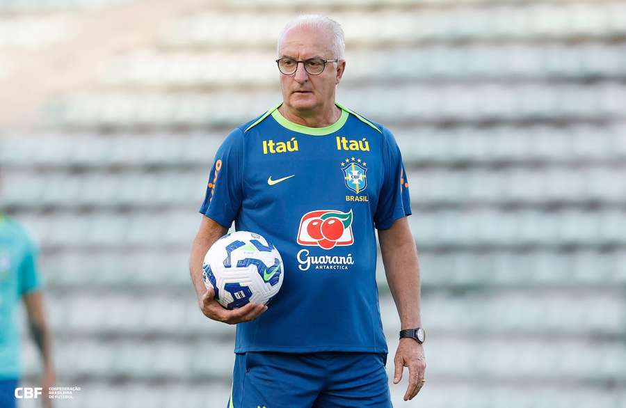 Dorival Júnior em treino da Seleção Dorival Júnior em treino da Seleção