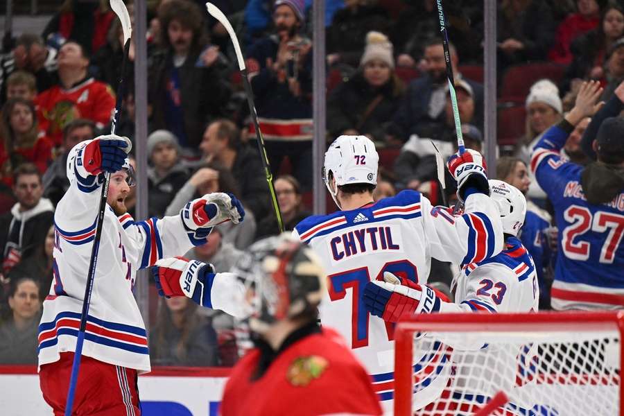 Chytil se blýskl gólem a asistencí při demolici Chicaga. NY Rangers vyhráli posedmé v řadě