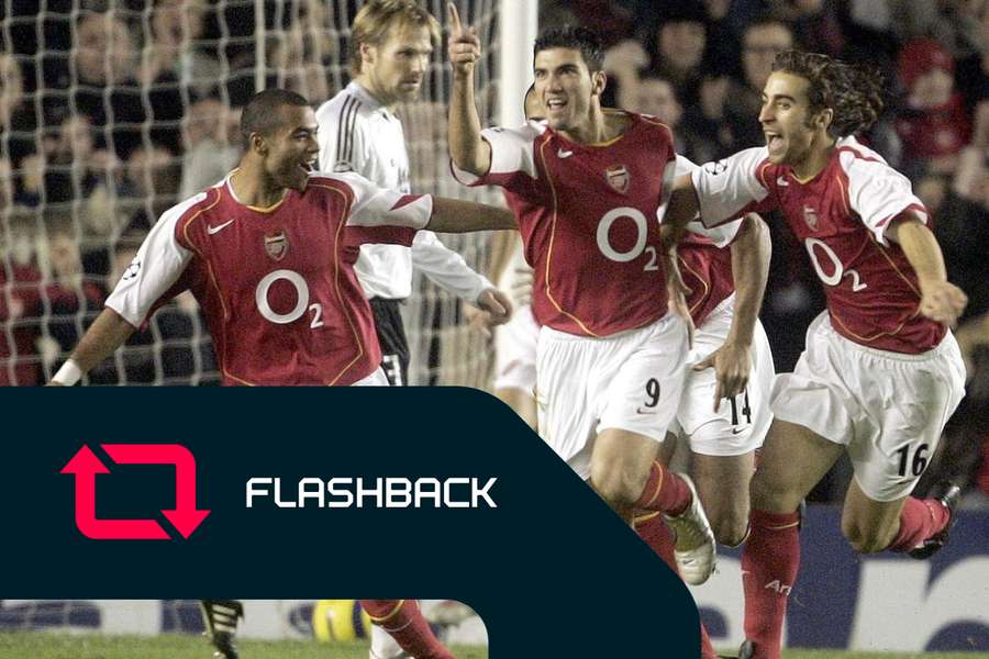 José Antonio Reyes (ao centro), Ashley Cole e Mathieu Flamini, do Arsenal, festejam um golo contra o Rosenborg na Liga dos Campeões.