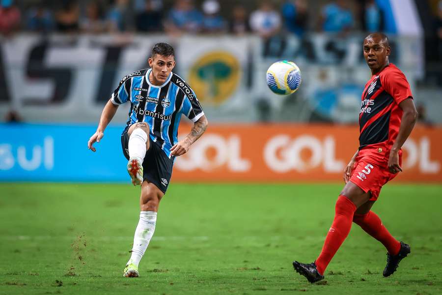 No primeiro turno, o Grêmio venceu o Athletico-PR por 2 a 0