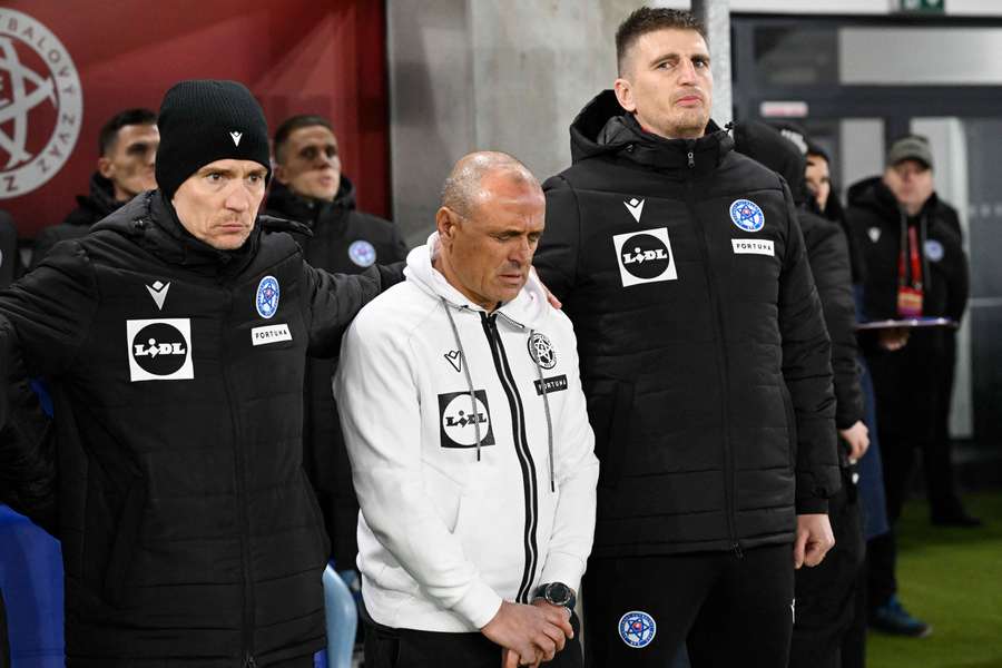 Francesco Calzona měl skončit na lavičce Slovenska.