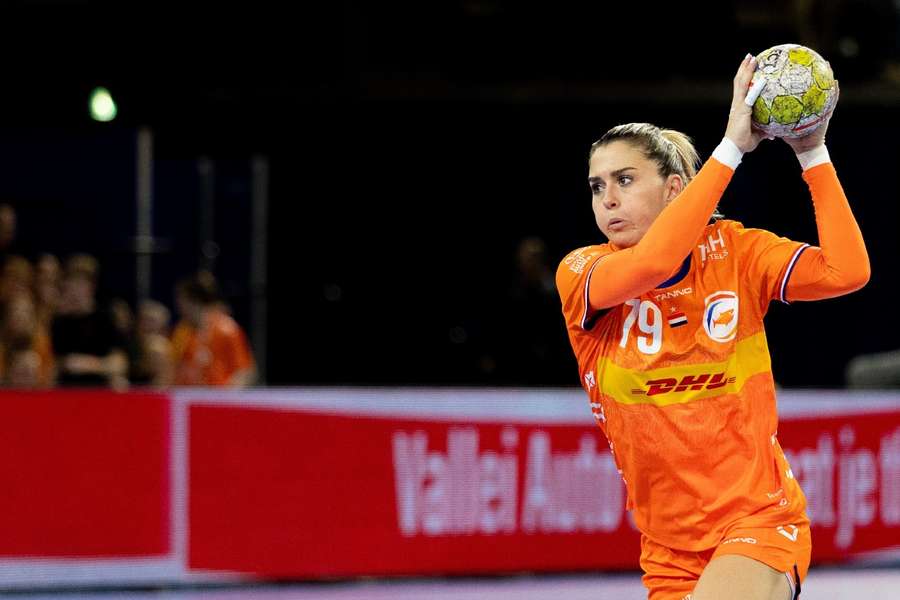 Polman vindt rust in hectiek van Roemeens handbal