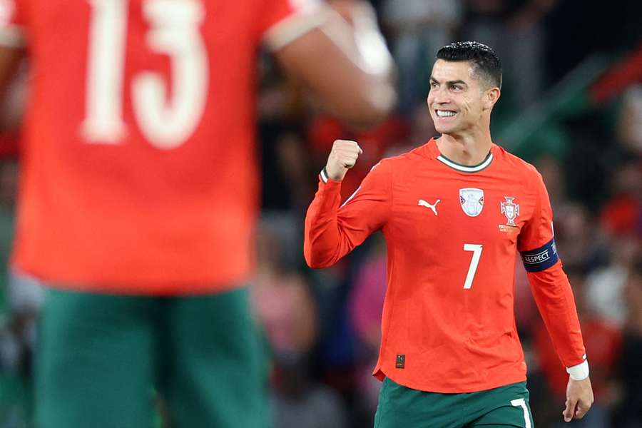 Cristiano Ronaldo świętuje po zdobyciu wyrównującej bramki w eliminacjach do Mistrzostw Świata 2026 Cristiano Ronaldo świętuje po zdobyciu wyrównującej bramki w eliminacjach do Mistrzostw Świata 2026