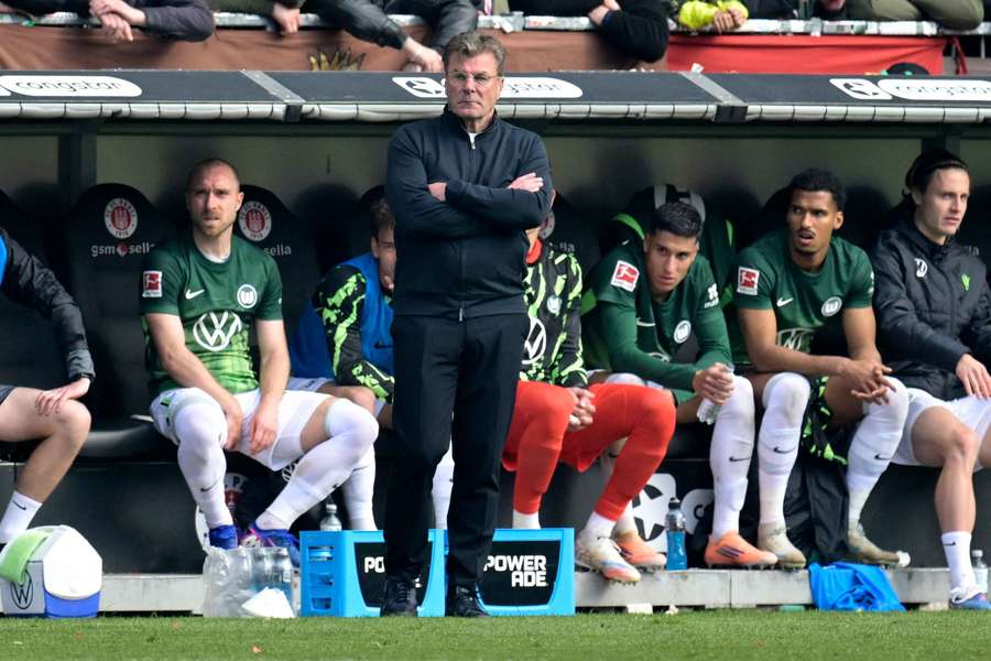 Hecking sieht Wolfsburg "natürlich" als Favorit Hecking sieht Wolfsburg "natürlich" als Favorit