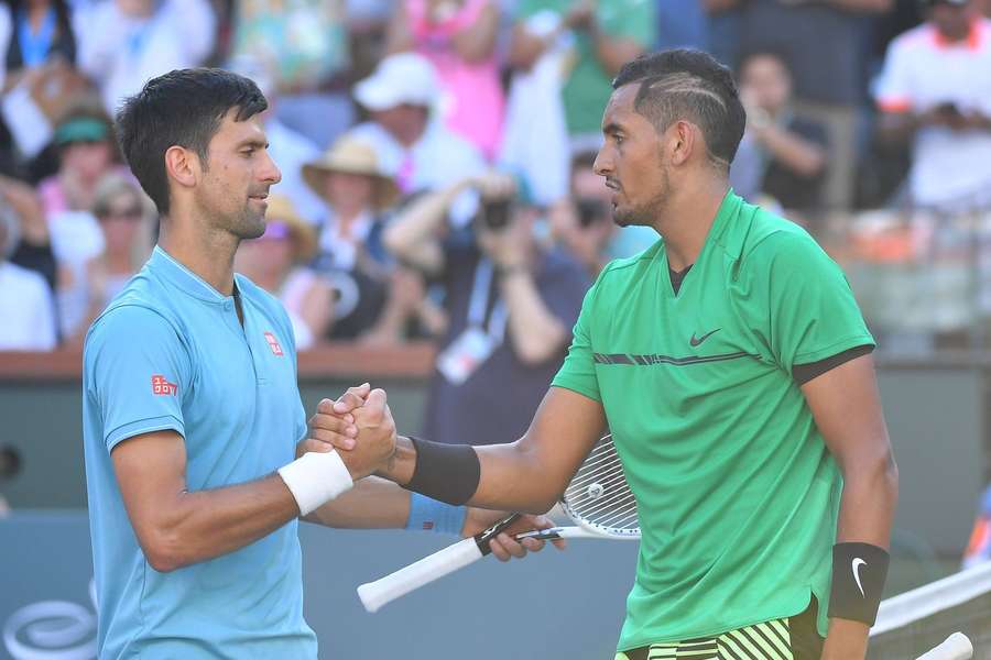 Kyrgios a Djokovič po zápase v Indian Wells v roku 2017.