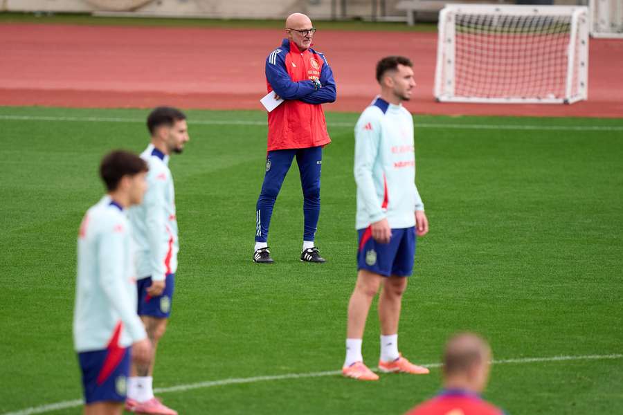 De la Fuente, durante el entrenamiento previo al duelo ante Bulgaria