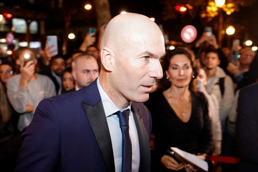 Zidane suena para llegar al Chelsea o al PSG 