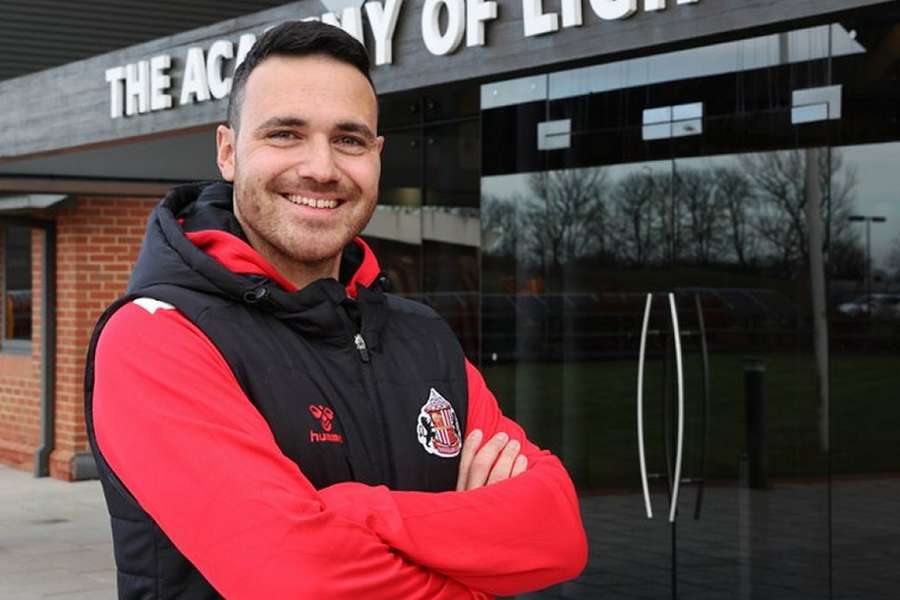 Sunderland academy manager Nicholls announces departure
