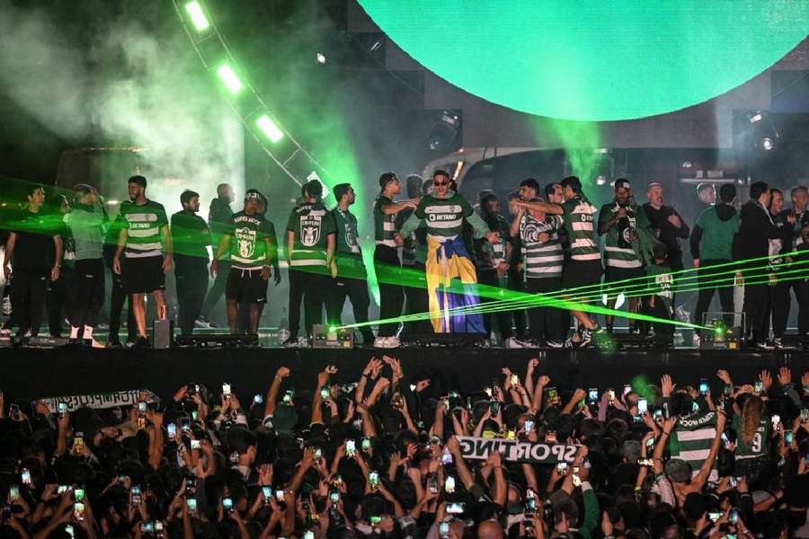 Les joueurs du Sporting CP ont célébré le titre avec leurs supporters