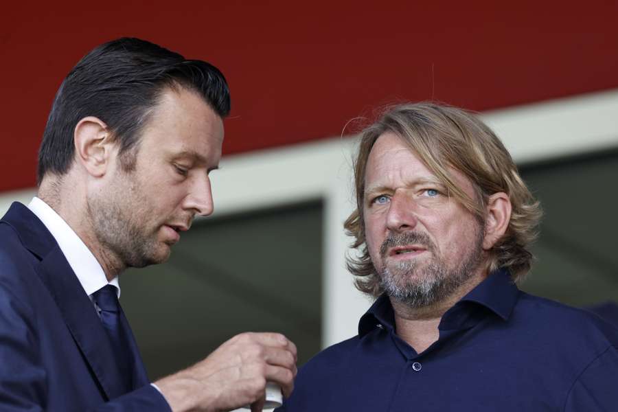 Commercieel directeur Menno Geelen en technisch directeur Sven Mislintat tijdens de wedstrijd tussen Excelsior en Ajax