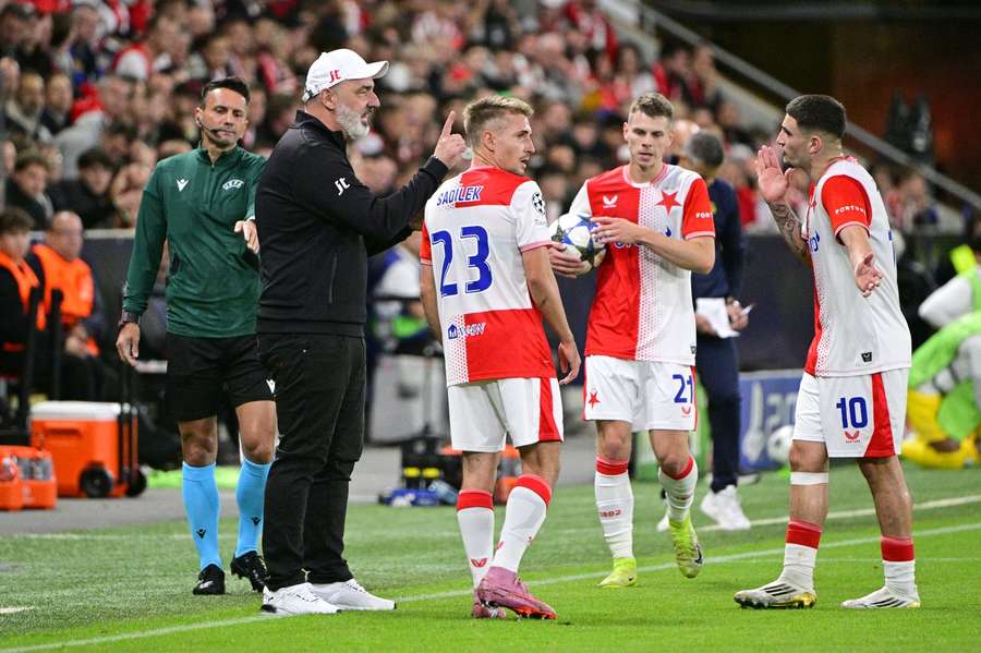 Trpišovský v komunikaci se Zafeirisem.