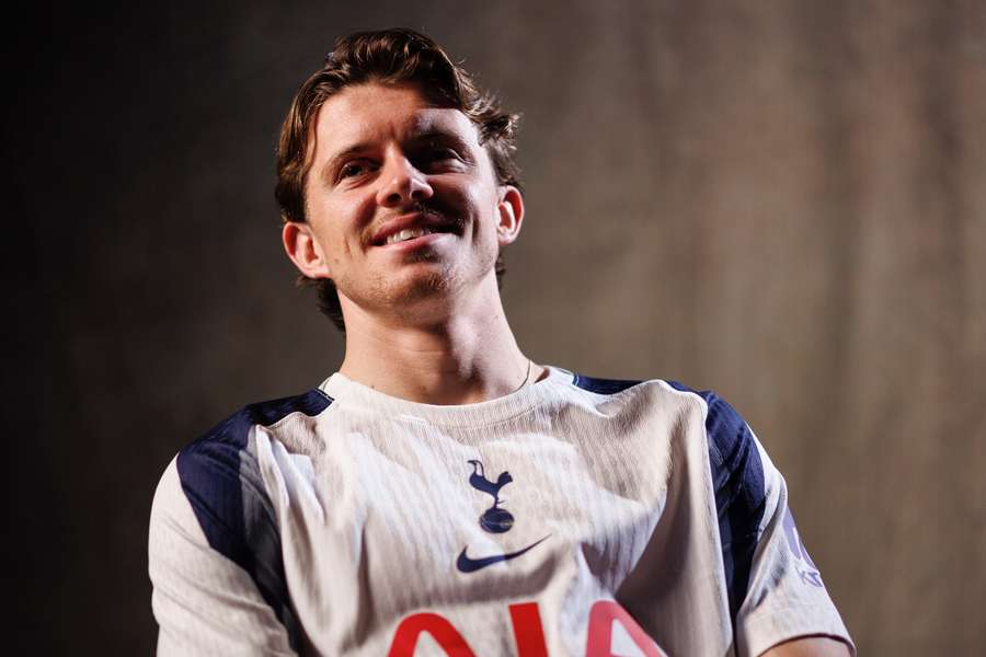 Conor Gallagher přestoupil z Atlétika do Tottenhamu.