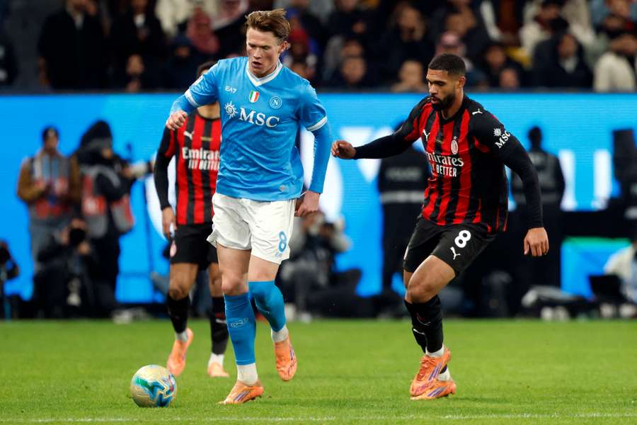 Napoli e Milan medirão forças de olho nas primeiras colocações