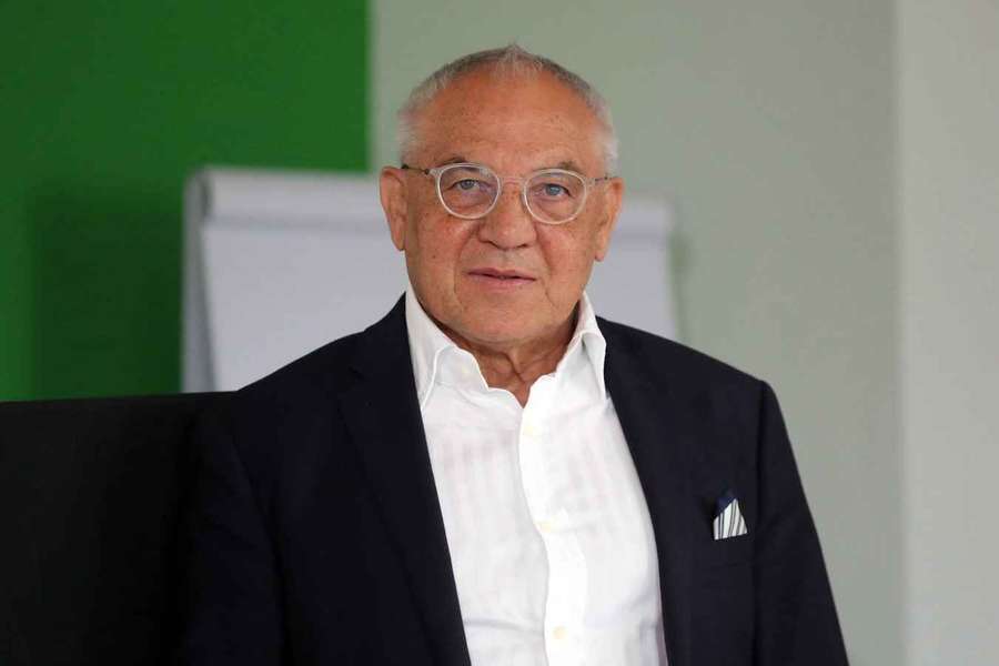 Felix Magath fica de fora das eleições no Hamburgo