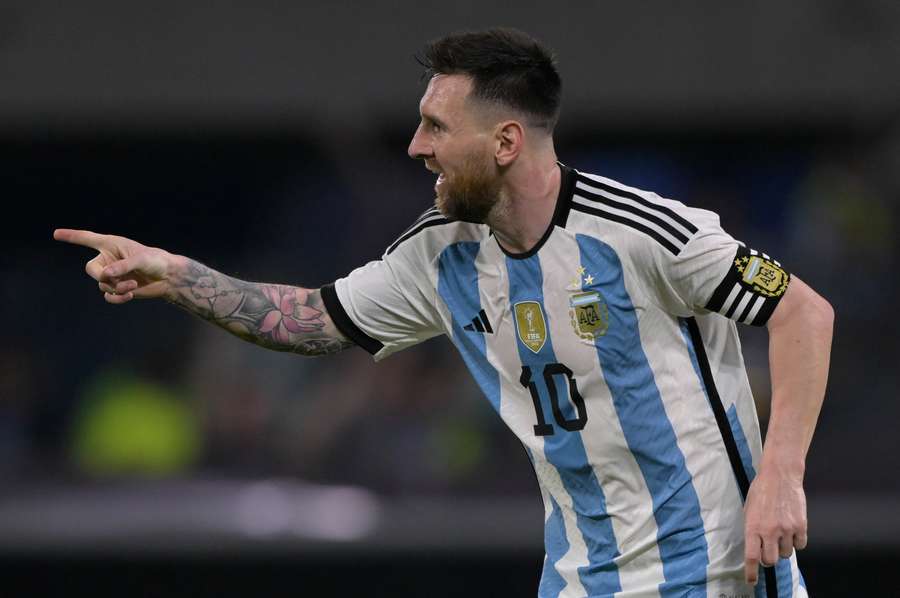 Lionel Messi torna-se o terceiro jogador com 100 golos por uma seleção