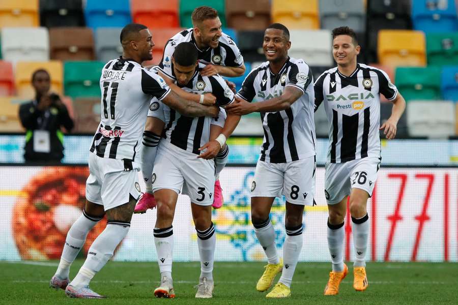 Udinese players celebrate scoring against Sampdoria