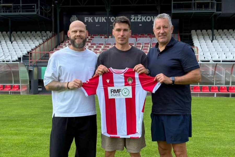 Žižkov posílí zkušený záložník Robert Hrubý. Žižkov posílí zkušený záložník Robert Hrubý.