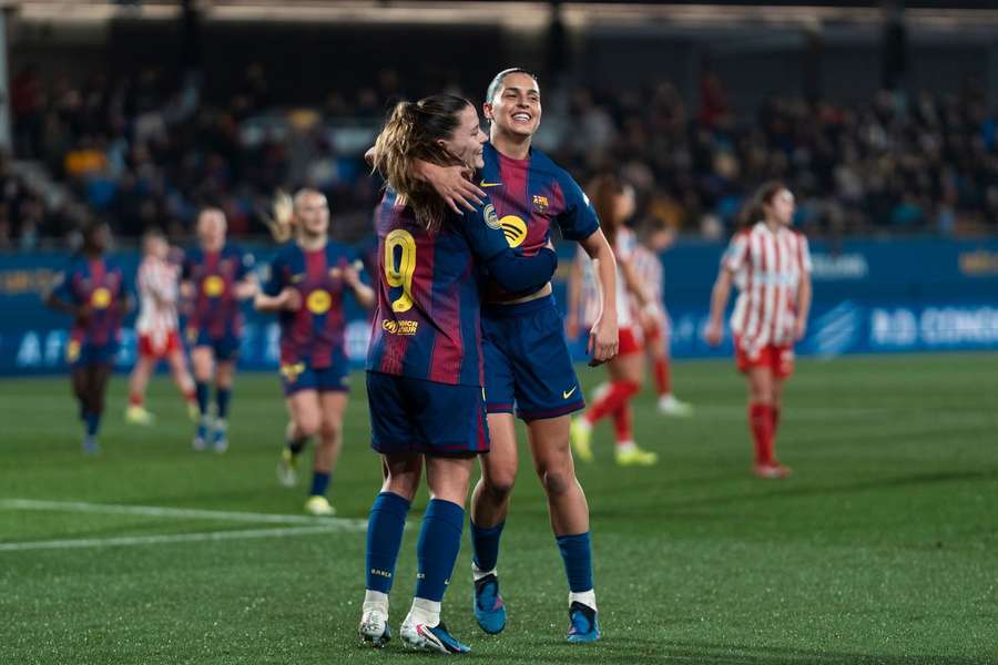 Kika abraça Clàudia Pina