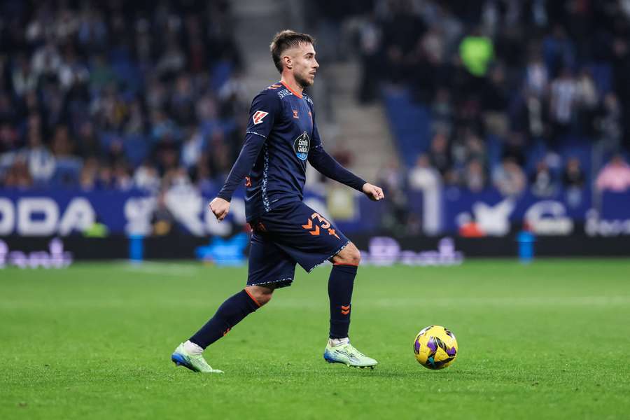 El Aston Villa quiere fichar a Óscar Mingueza.