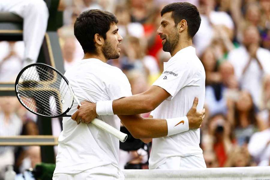 Novak  Djokovic și Carlos Alcaraz în finala de la Wimbledon din 2023