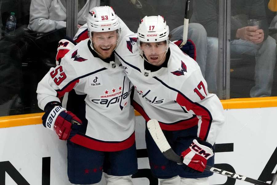 Kolejny gol Owieczkina w lidze NHL. 40-latek śrubuje rekord bramek