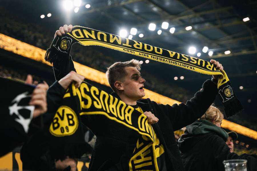 Fanoušci Borussie Dortmund během utkání. Fanoušci Borussie Dortmund během utkání.