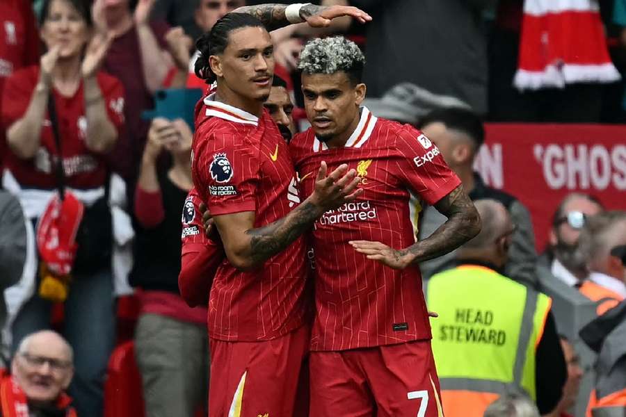 Luis Díaz e Darwin Núñez fizeram os gols da vitória do Liverpool