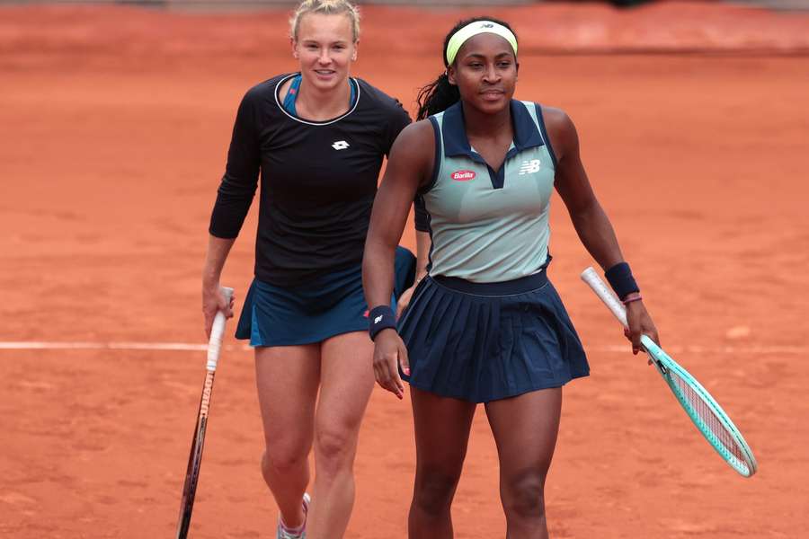 Kateřina Siniaková a Coco Gauffová zaútočí na finále.