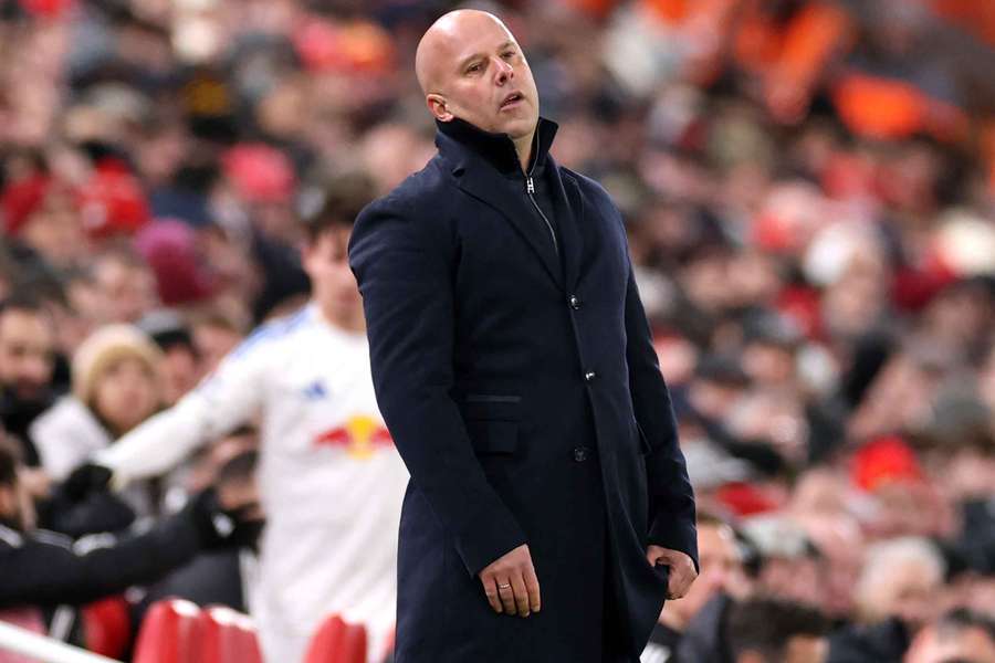 Echipa lui Arne Slot a fost ținută la distanță de o defensivă tenace a lui Leeds